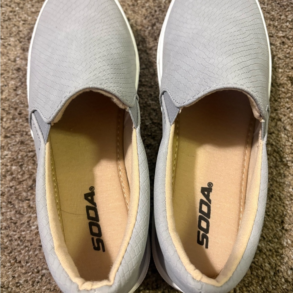 Soda White Casual Sneakers